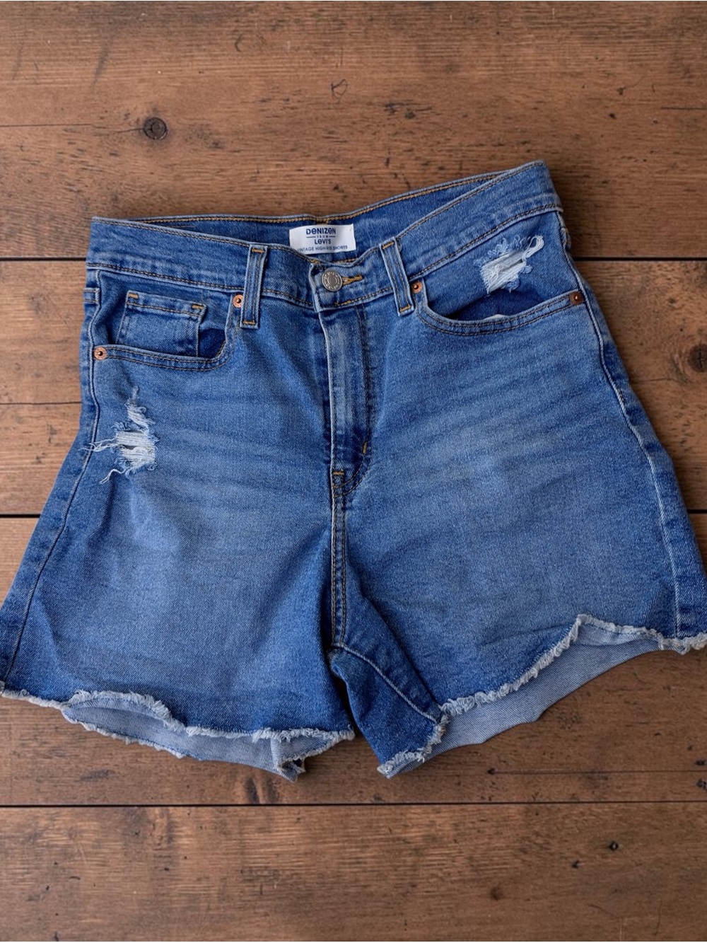 VINTAGE DENZIEN BY LEVI’S HIGH RISE DISTRESSED DENIM SHORTS SIZE 6 WAIST 28